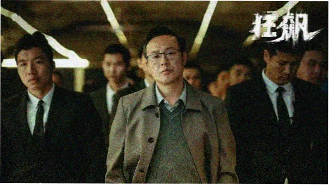 小爱直播主视觉：直播间与片单精选画面